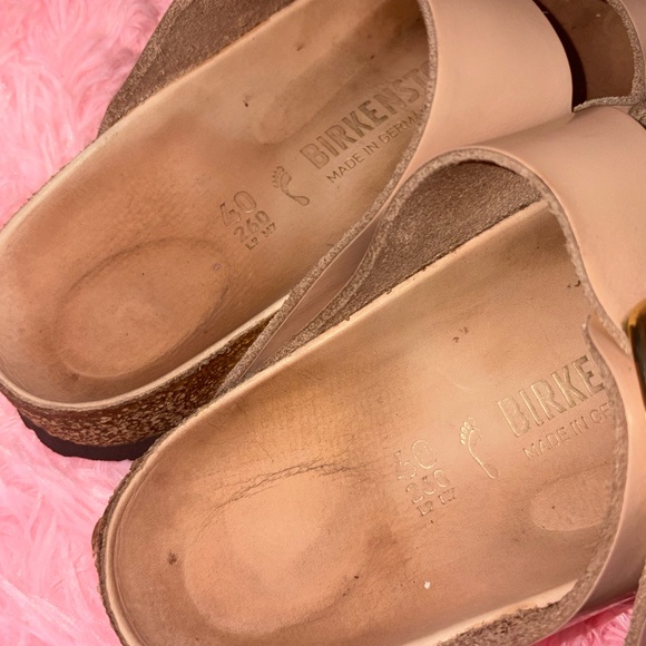 Birkenstock Cream Sandals with Gold Buckles - Picture 3 of 4